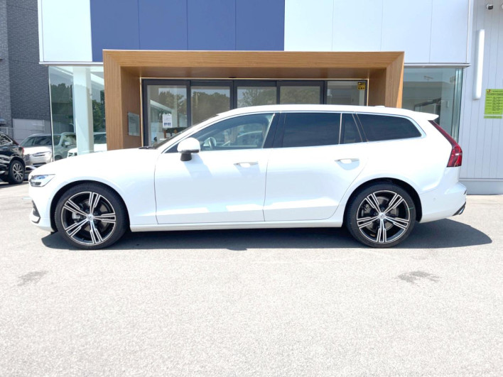 2021 Volvo V60 5AA-ZB420TM (UW-69f6bd14c8df2)[5]