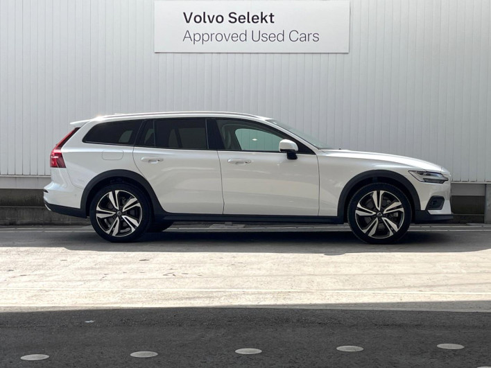 2021 Volvo V60 DBA-ZB420 (UW-69f6bd14df7be)[7]