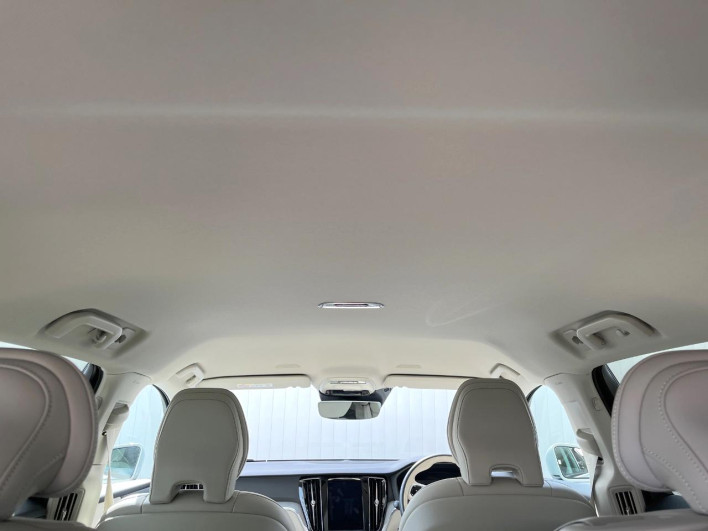 2021 Volvo V60 DBA-ZB420 (UW-69f6bd14df7be)[24]