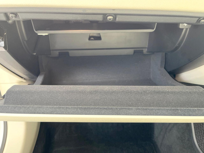 2021 Volvo V60 DBA-ZB420 (UW-69f6bd14df7be)[28]