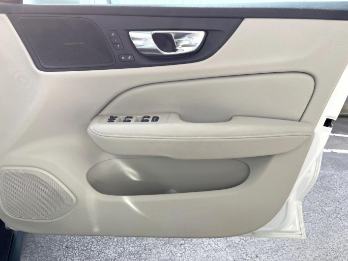 2021 Volvo V60 DBA-ZB420 (UW-69f6bd14df7be)[17]