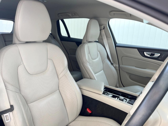 2021 Volvo V60 DBA-ZB420 (UW-69f6bd14df7be)[9]