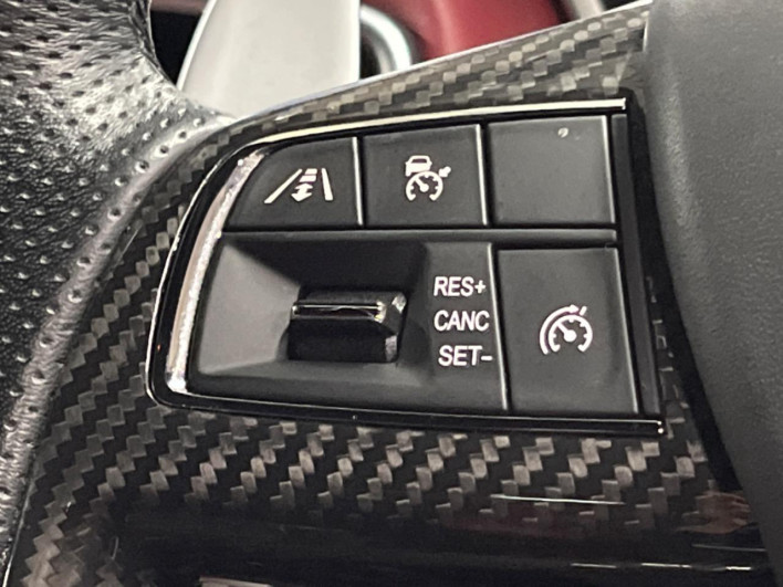 2018 Maserati Ghibli ABA-MG30C (UW-69f6bd1533497)[21]