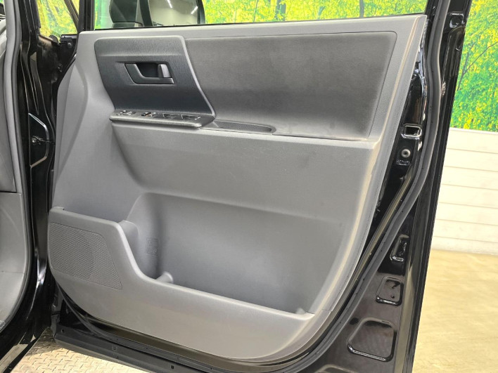 2010 Toyota Voxy DBA-ZRR70G (UW-69f6bd1d58295)[29]