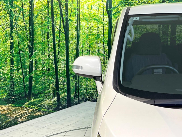 2011 Toyota Voxy DBA-ZRR70W (UW-69f6bd1d68ba9)[19]