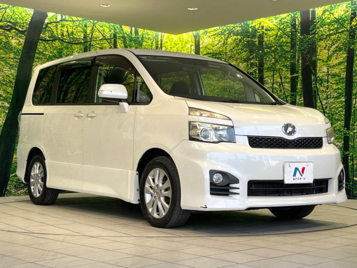 2011 Toyota Voxy DBA-ZRR70W (UW-69f6bd1d68ba9)[12]