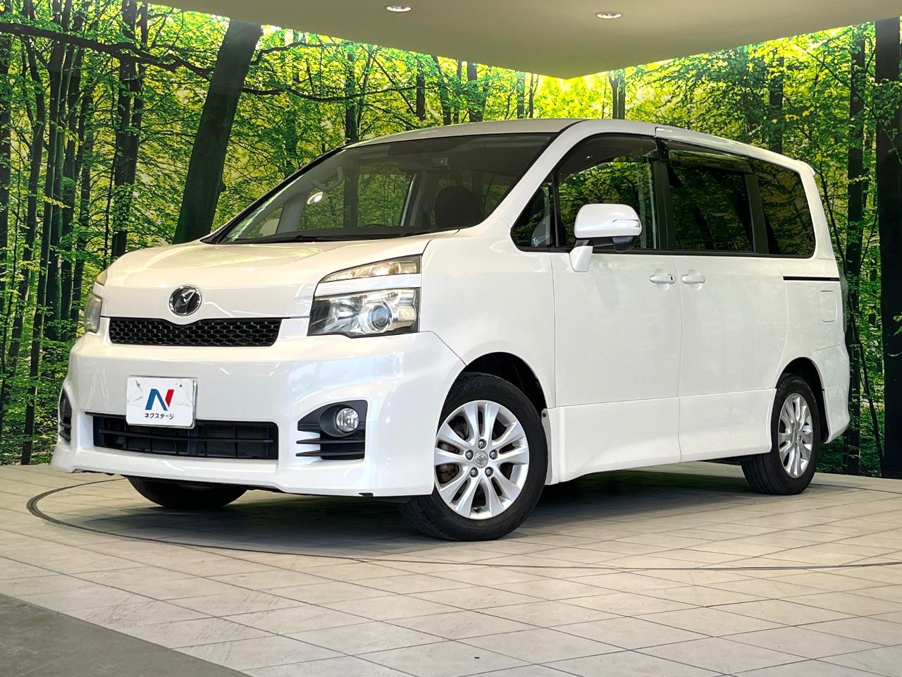 2011 Toyota Voxy DBA-ZRR70W