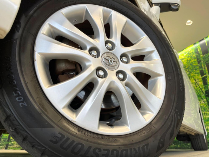 2011 Toyota Voxy DBA-ZRR70W (UW-69f6bd1d68ba9)[20]