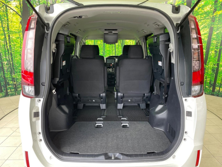 2016 Toyota Noah DBA-ZRR80G (UW-69f6bd1f79cc5)[13]
