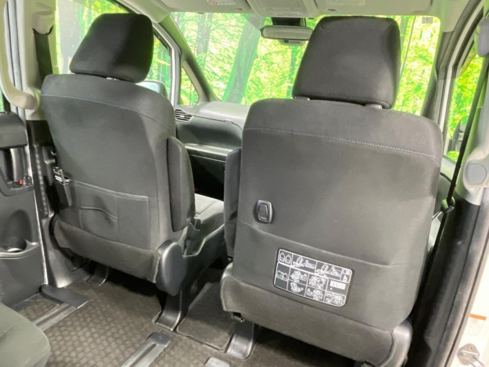 2016 Toyota Noah DBA-ZRR80G (UW-69f6bd1f79cc5)[17]