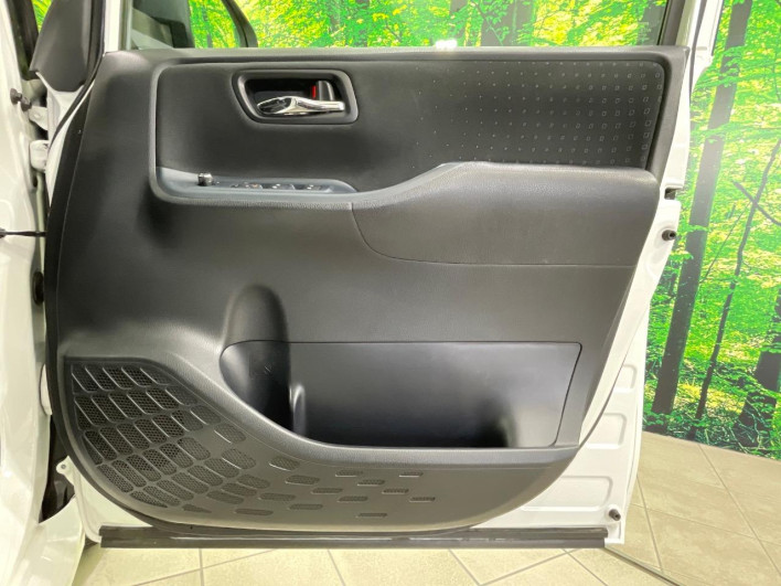2016 Toyota Noah DBA-ZRR80G (UW-69f6bd1f79cc5)[20]