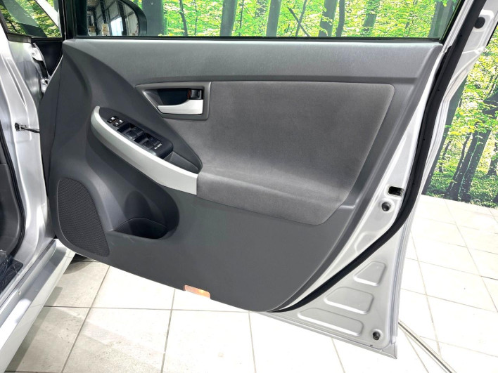 2009 Toyota Prius DAA-ZVW30 (UW-69f6bd2d66f5b)[28]