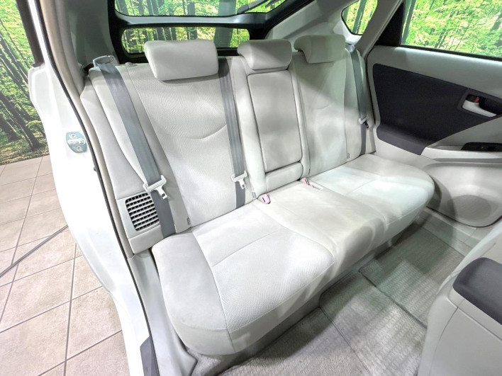 2010 Toyota Prius DAA-ZVW30 (UW-69f6bd2d72bd1)[5]