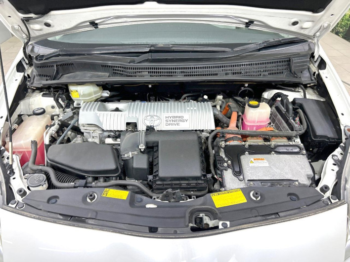 2010 Toyota Prius DAA-ZVW30 (UW-69f6bd2d72bd1)[8]