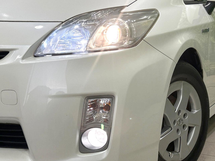 2010 Toyota Prius DAA-ZVW30 (UW-69f6bd2d72bd1)[13]