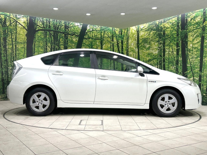 2010 Toyota Prius DAA-ZVW30 (UW-69f6bd2d72bd1)[18]