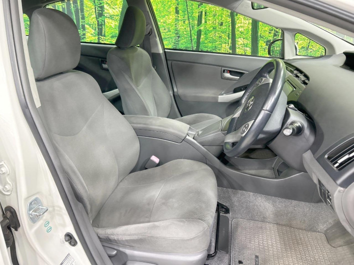 2011 Toyota Prius DAA-ZVW30 (UW-69f6bd2dbf427)[23]