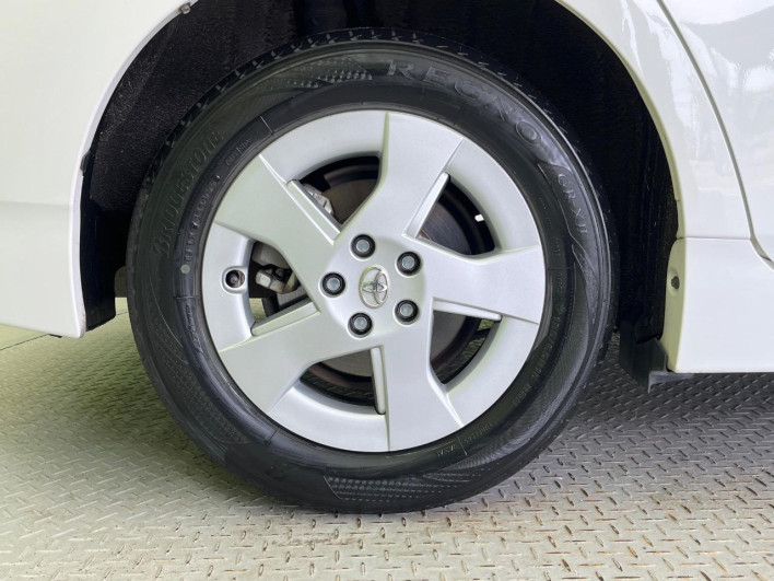 2011 Toyota Prius DAA-ZVW30 (UW-69f6bd2eab763)[17]