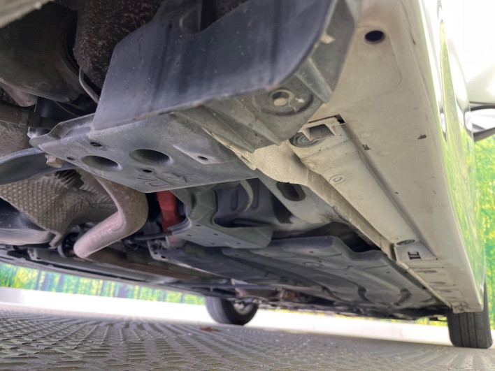 2011 Toyota Prius DAA-ZVW30 (UW-69f6bd2eab763)[25]