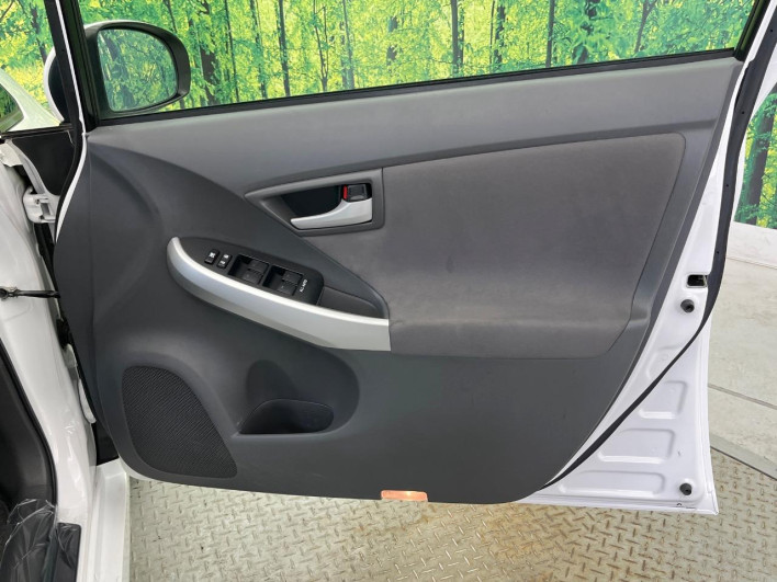 2011 Toyota Prius DAA-ZVW30 (UW-69f6bd2eab763)[29]