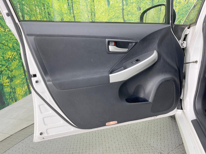 2013 Toyota Prius DAA-ZVW30 (UW-69f6bd2faf822)[25]