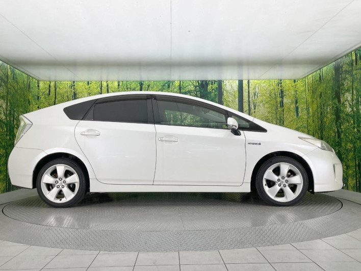 2013 Toyota Prius DAA-ZVW30 (UW-69f6bd2faf822)[15]