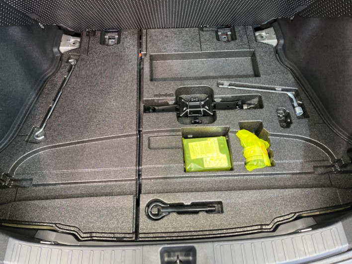 2021 Toyota Prius 6AA-ZVW51 (UW-69f6bd379c593)[26]