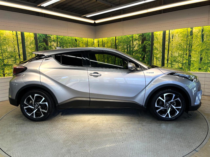2017 Toyota C-HR DAA-ZYX10 (UW-69f6bd499d1b2)[8]