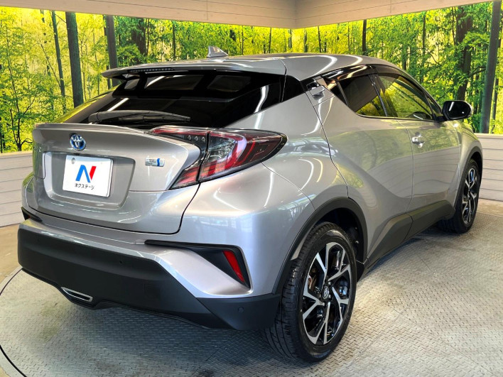 2017 Toyota C-HR DAA-ZYX10 (UW-69f6bd499d1b2)[9]