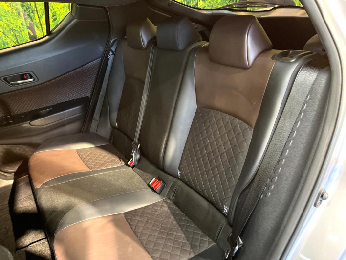 2017 Toyota C-HR DAA-ZYX10 (UW-69f6bd499d1b2)[26]