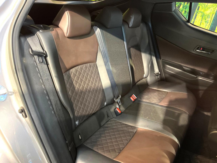 2017 Toyota C-HR DAA-ZYX10 (UW-69f6bd499d1b2)[24]