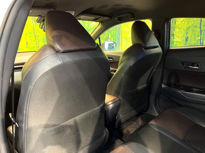 2017 Toyota C-HR DAA-ZYX10 (UW-69f6bd499d1b2)[29]