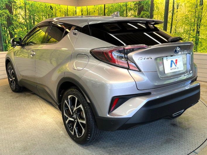 2017 Toyota C-HR DAA-ZYX10 (UW-69f6bd499d1b2)[11]