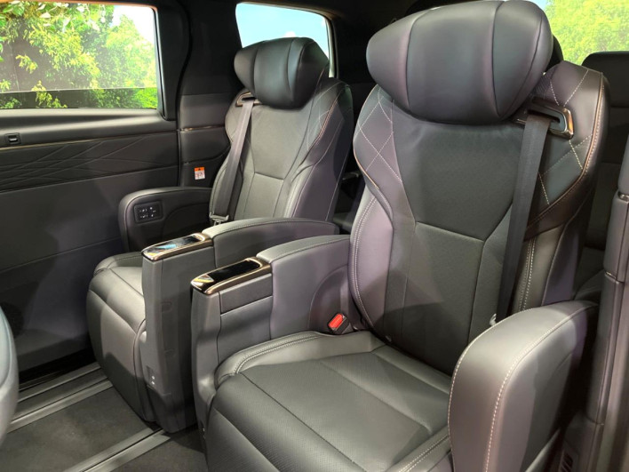 2026 Toyota Vellfire Hybrid 6AA-AAHH40W (UW-69f80cd23bbcf)[13]