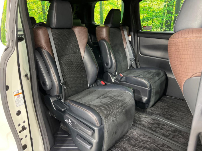 2018 Toyota Alphard DBA-AGH35W (UW-69f80cdab9f0e)[26]