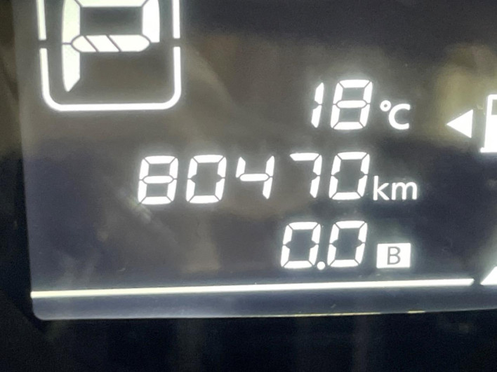 2013 Nissan Note DBA-E12 (UW-69f80d0bac3c9)[2]
