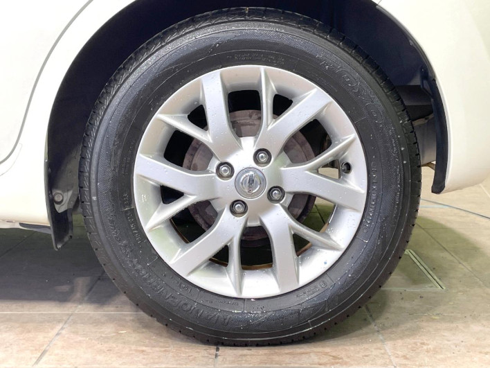 2014 Nissan Note DBA-E12 (UW-69f80d0bc1c01)[5]