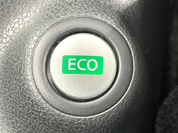 2014 Nissan Note DBA-E12 (UW-69f80d0bc1c01)[18]