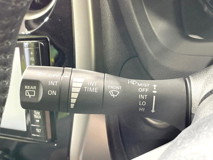 2014 Nissan Note DBA-E12 (UW-69f80d0bc1c01)[15]