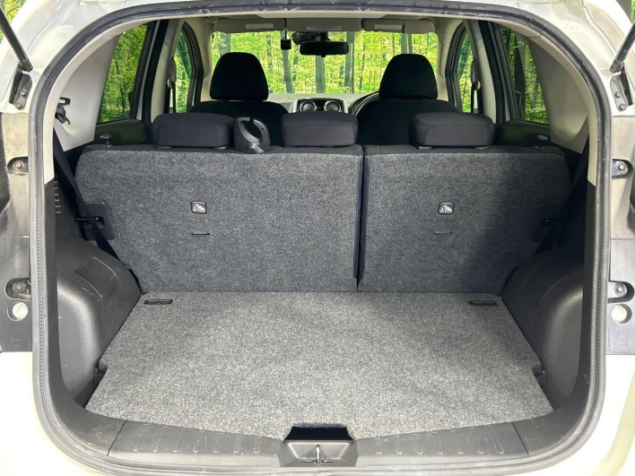 2016 Nissan Note DBA-E12 (UW-69f80d0c50dcb)[22]