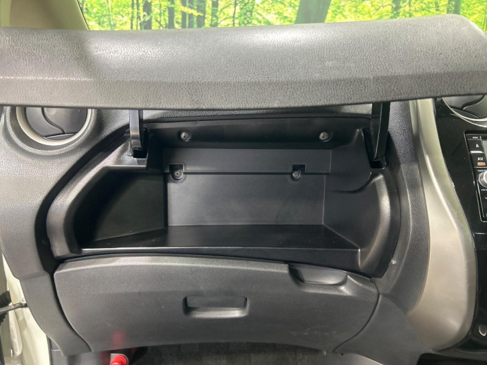 2016 Nissan Note DBA-E12 (UW-69f80d0c50dcb)[6]