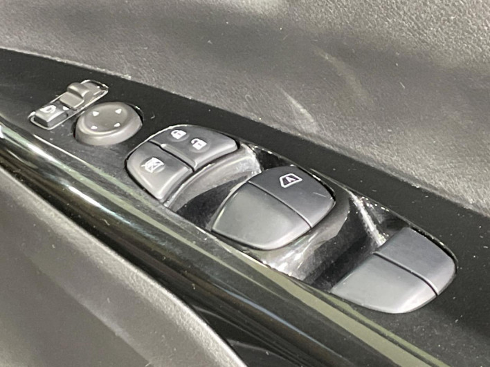 2016 Nissan Serena DAA-GFC27 (UW-69f80d1ba3ffc)[24]
