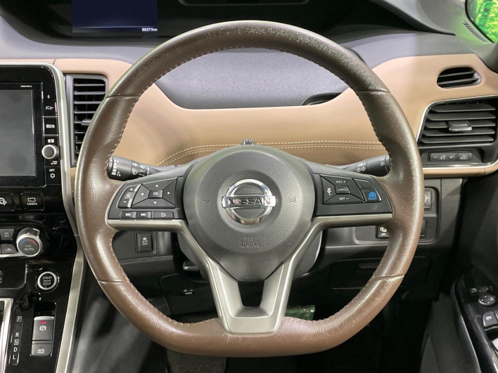 2016 Nissan Serena DAA-GFC27 (UW-69f80d1ba3ffc)[22]