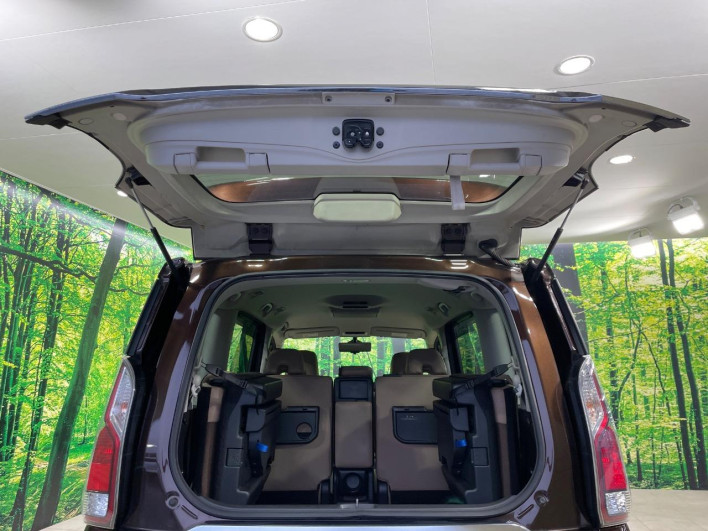 2016 Nissan Serena DAA-GFC27 (UW-69f80d1ba3ffc)[11]