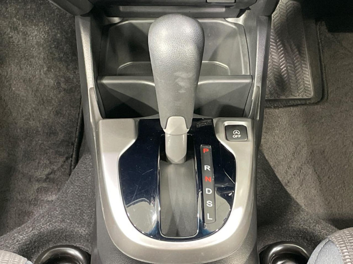 2015 Honda Fit DBA-GK3 (UW-69f80d22e415f)[25]