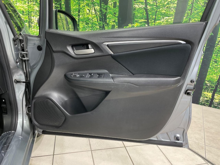 2015 Honda Fit DBA-GK3 (UW-69f80d22e415f)[13]