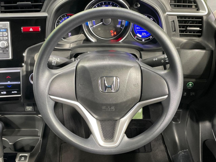 2015 Honda Fit DBA-GK3 (UW-69f80d22e415f)[26]