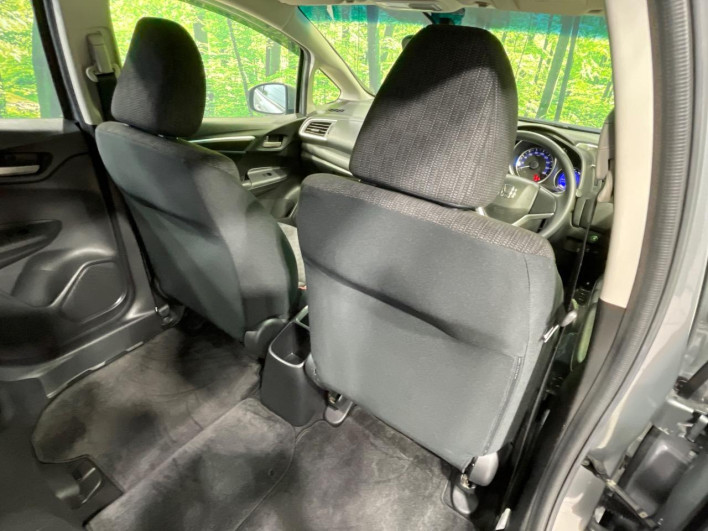 2015 Honda Fit DBA-GK3 (UW-69f80d22e415f)[27]