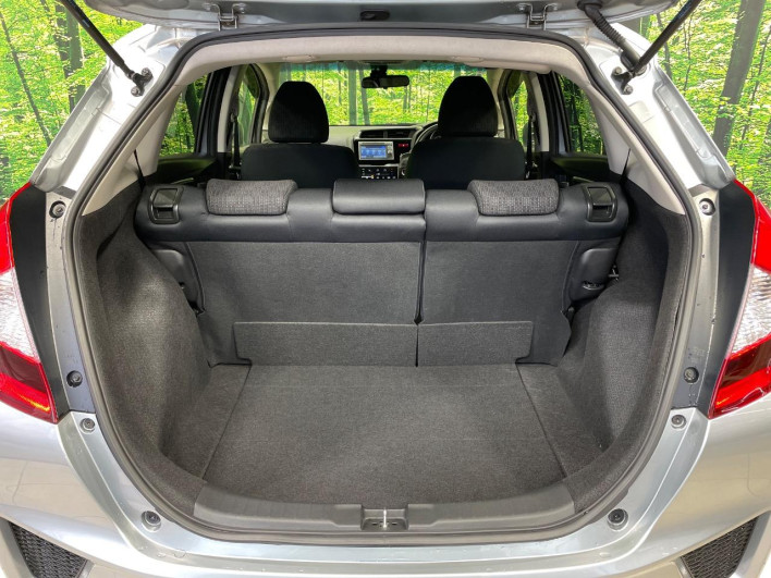 2015 Honda Fit DBA-GK3 (UW-69f80d22e415f)[17]