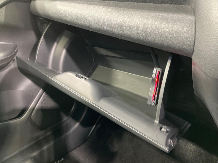 2015 Honda Fit DBA-GK3 (UW-69f80d22e415f)[29]